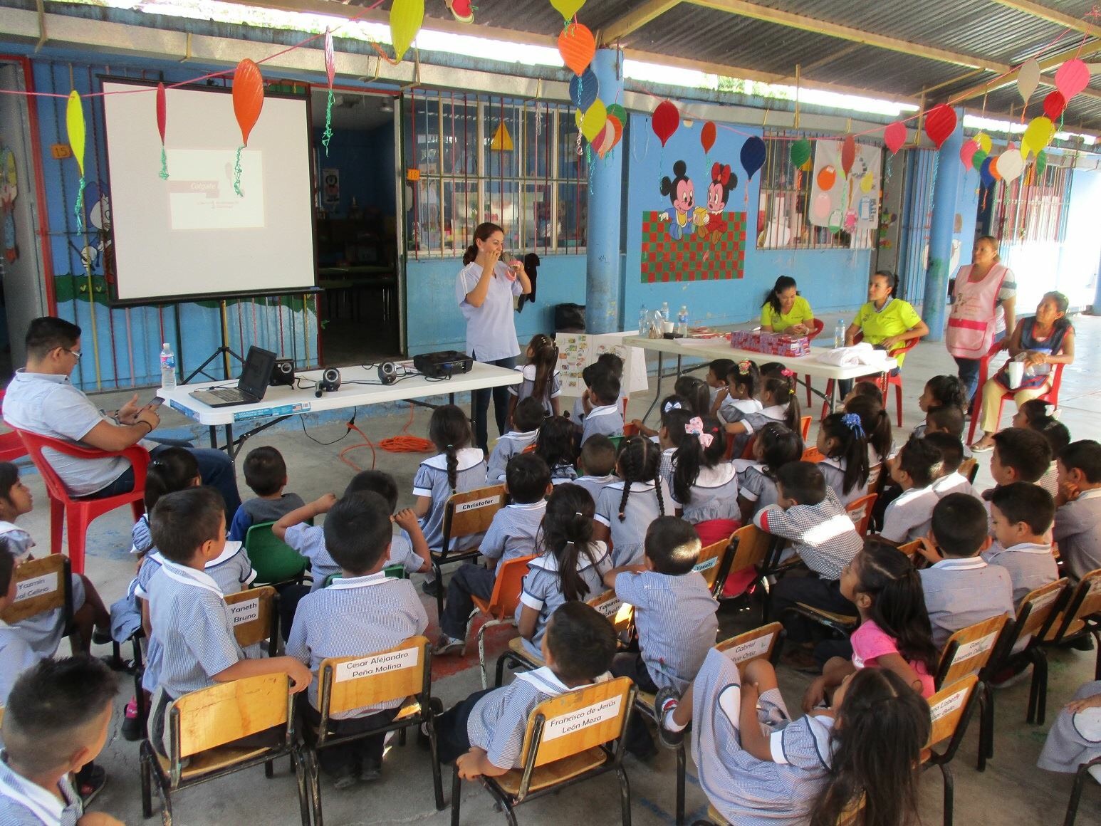 Celebrando la Semana Nacional de Salud Bucal